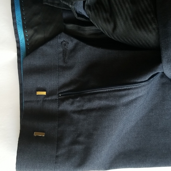 Axist Men's 38X30 Dress Slacks - Picture 13 of 16